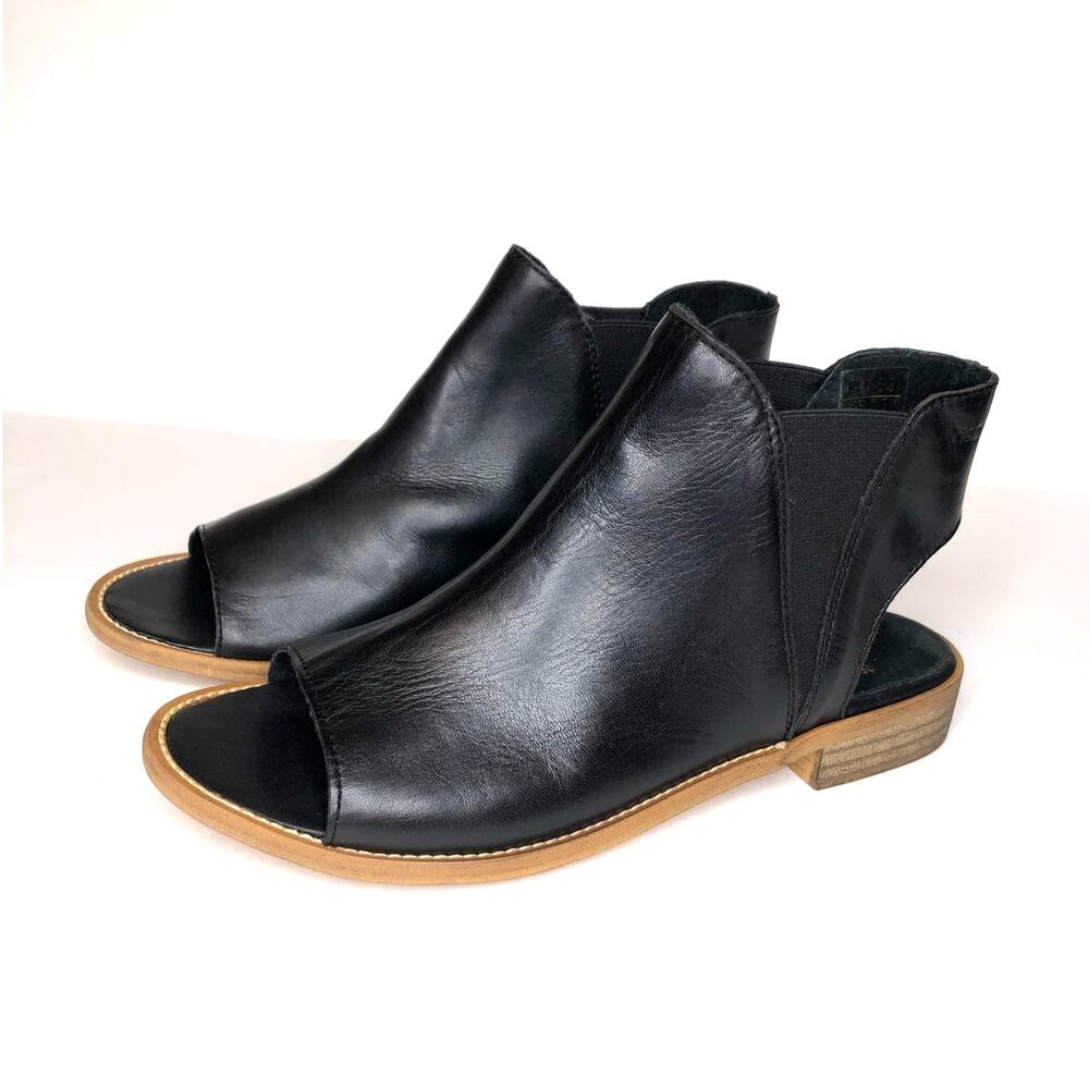 Musse & Cloud Black Open-Toe Flats